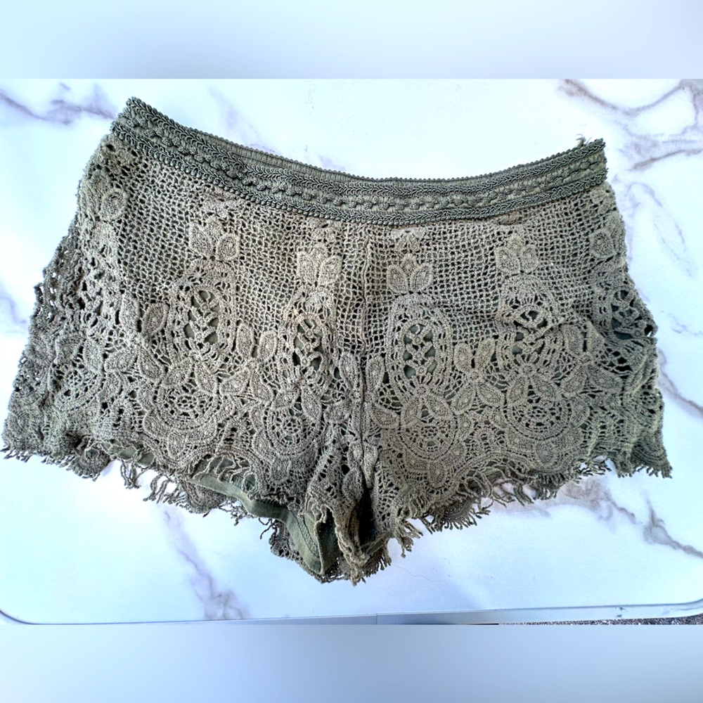 Like New Lace crochet Shorts, Army Green, Size Medium. 100% Cotton Lace Shorts